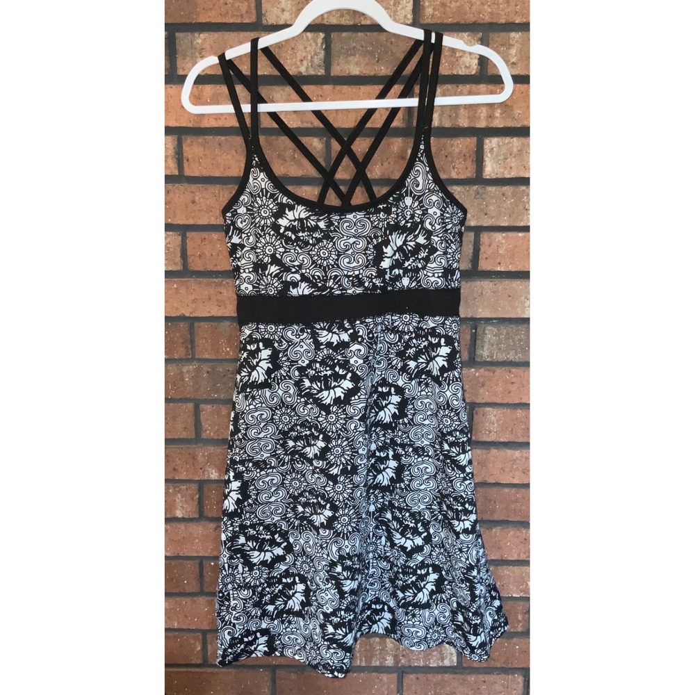 Lola Womens Active Dress Black White Floral Paisley Strappy Back Shelf Bra M